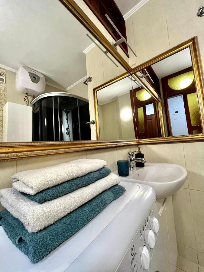 Апартаменты Центр Крещатик Kiev Buitenkant foto